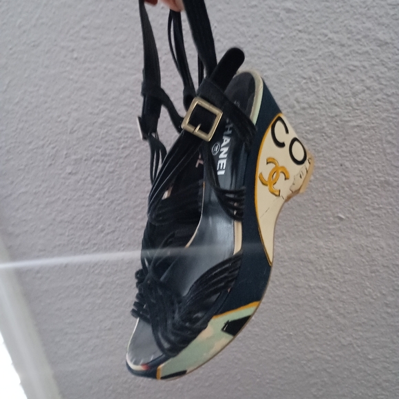 Chanel Wedges Navy blue with designs - Picture 8 of 9